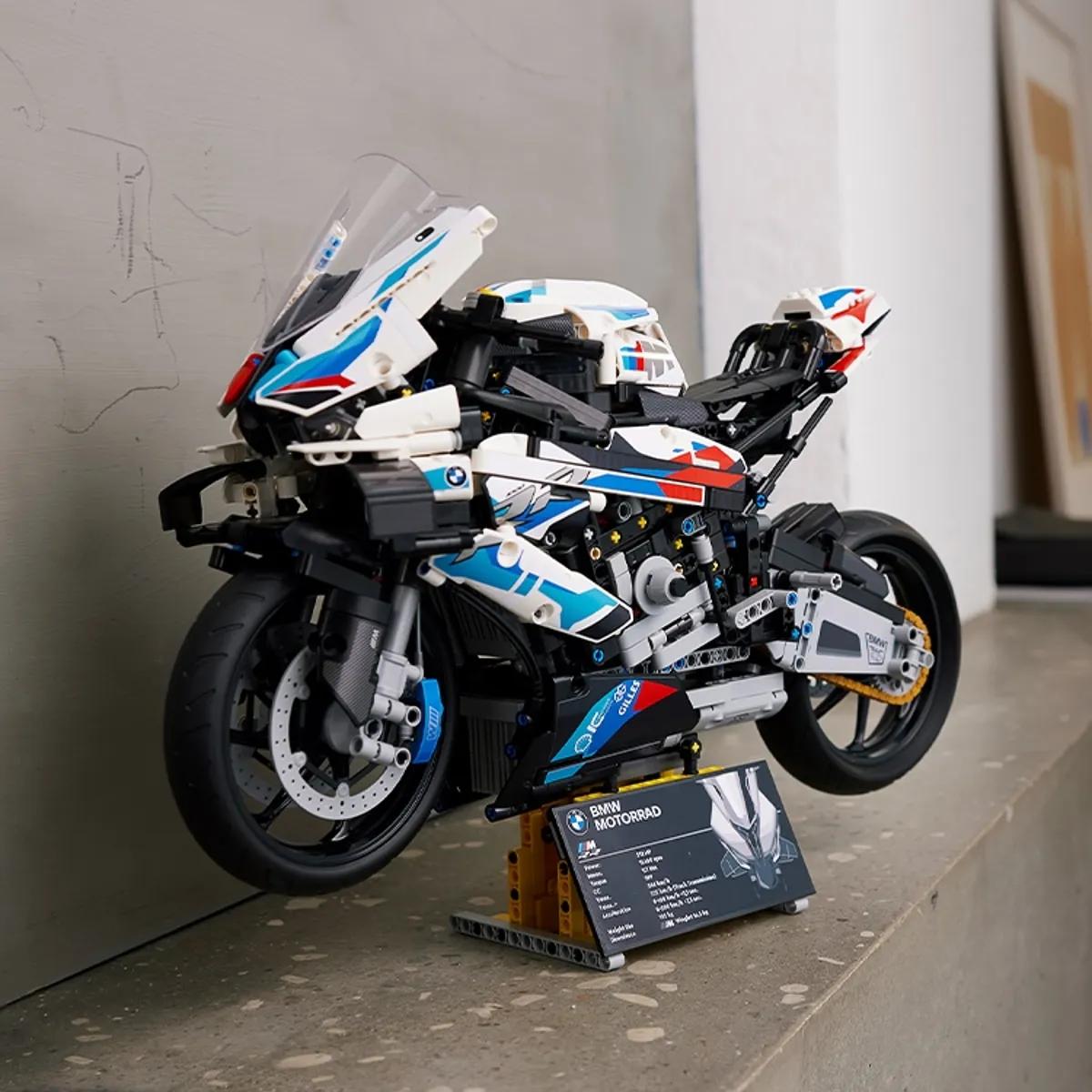 BMW M 1000 RR