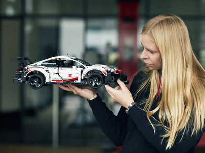Porsche 911 RSR