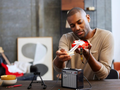 Fender® Stratocaster